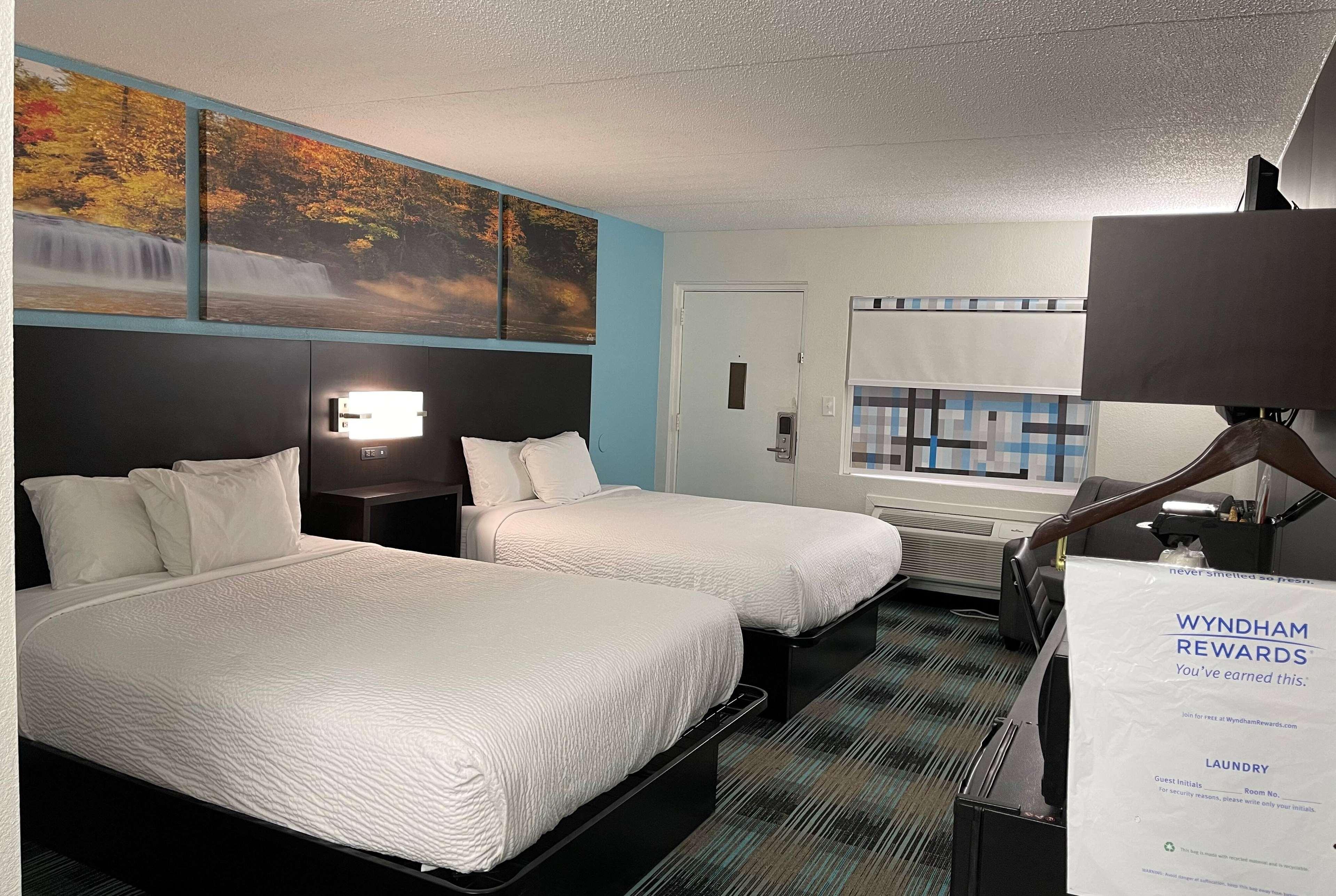 Days Inn By Wyndham Calhoun Ga I-75 And Us-41 Esterno foto