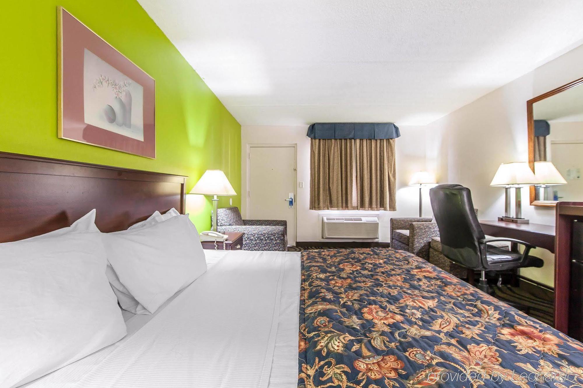 Days Inn By Wyndham Calhoun Ga I-75 And Us-41 Esterno foto