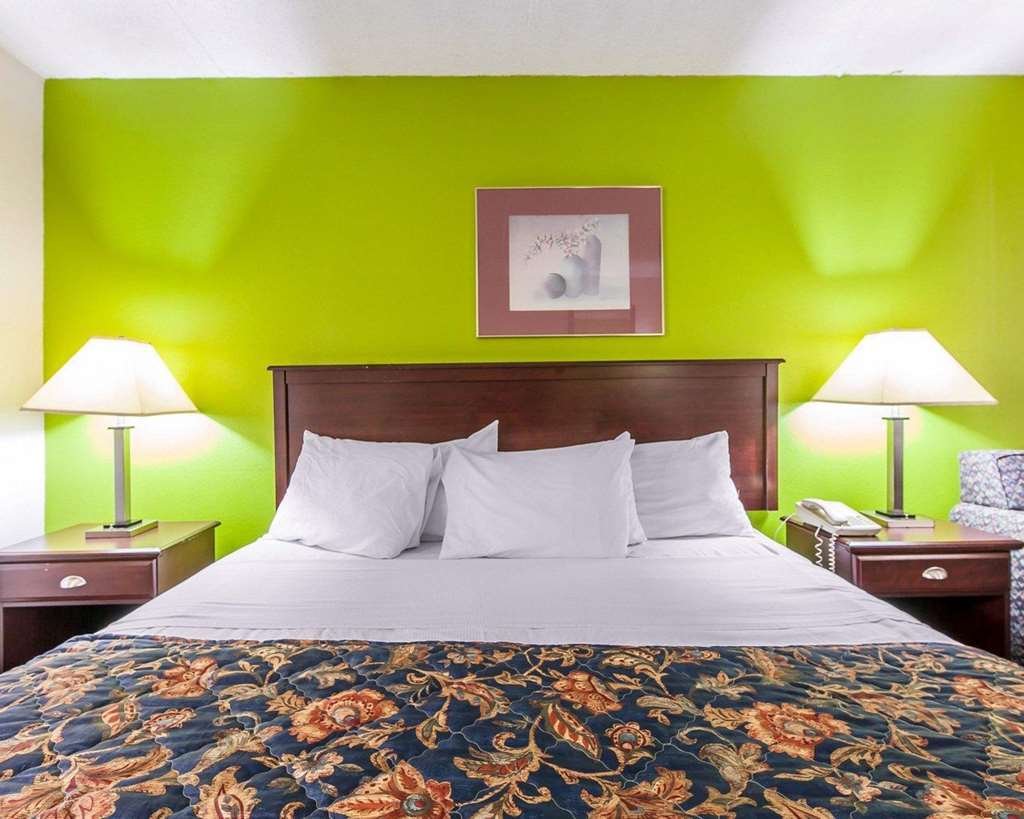 Days Inn By Wyndham Calhoun Ga I-75 And Us-41 Camera foto