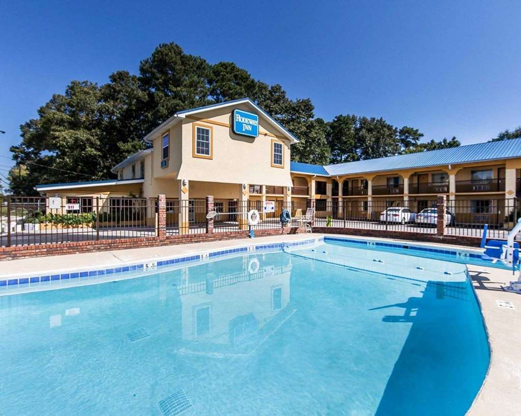Days Inn By Wyndham Calhoun Ga I-75 And Us-41 Servizi foto